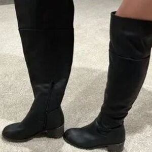 SO BY KOHL'S EXTRA WIDE CALF STACKED HEEL OVER THE KNEE BOOTS